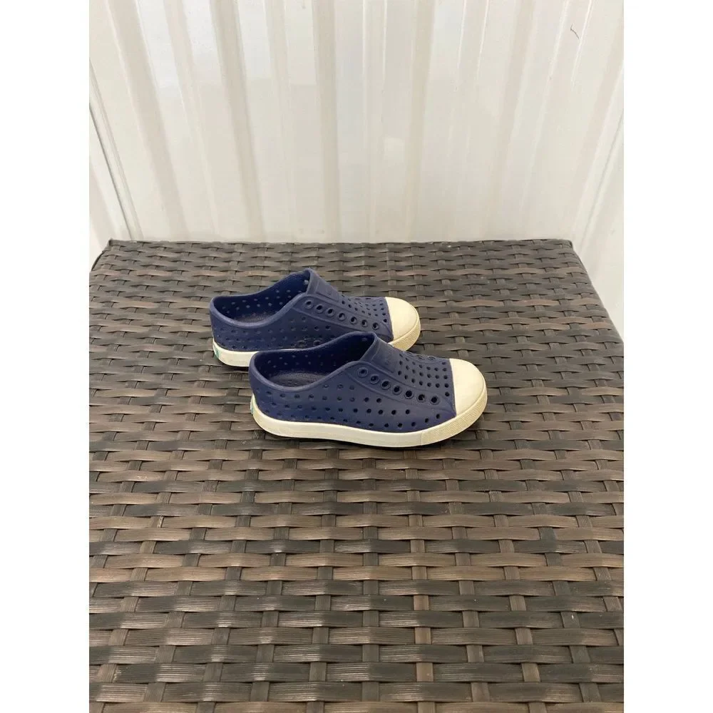 Native Jeffersons, Shoes Children Size 9